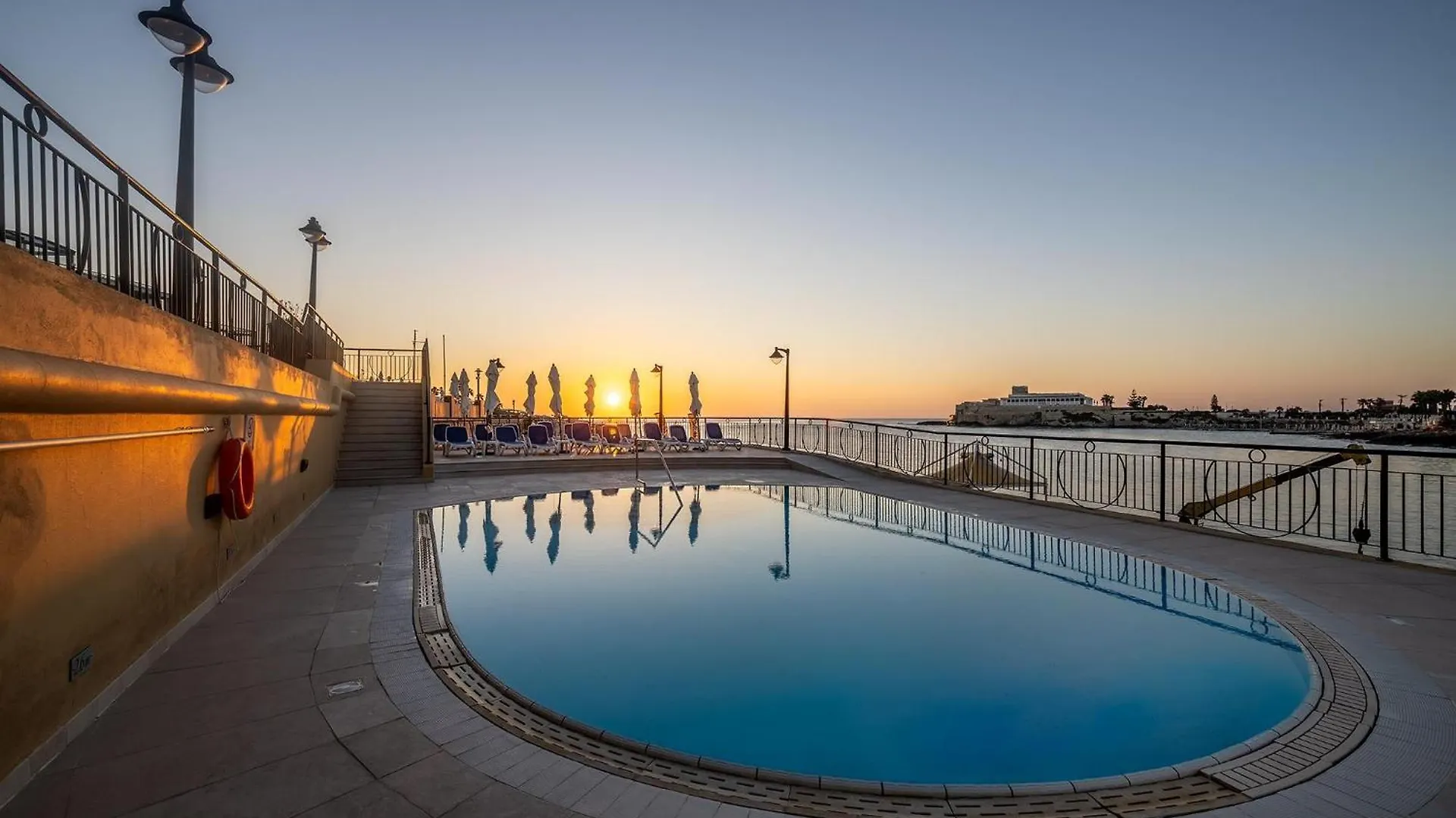 Verdi St George'S Bay Marina Saint Julian's Malta